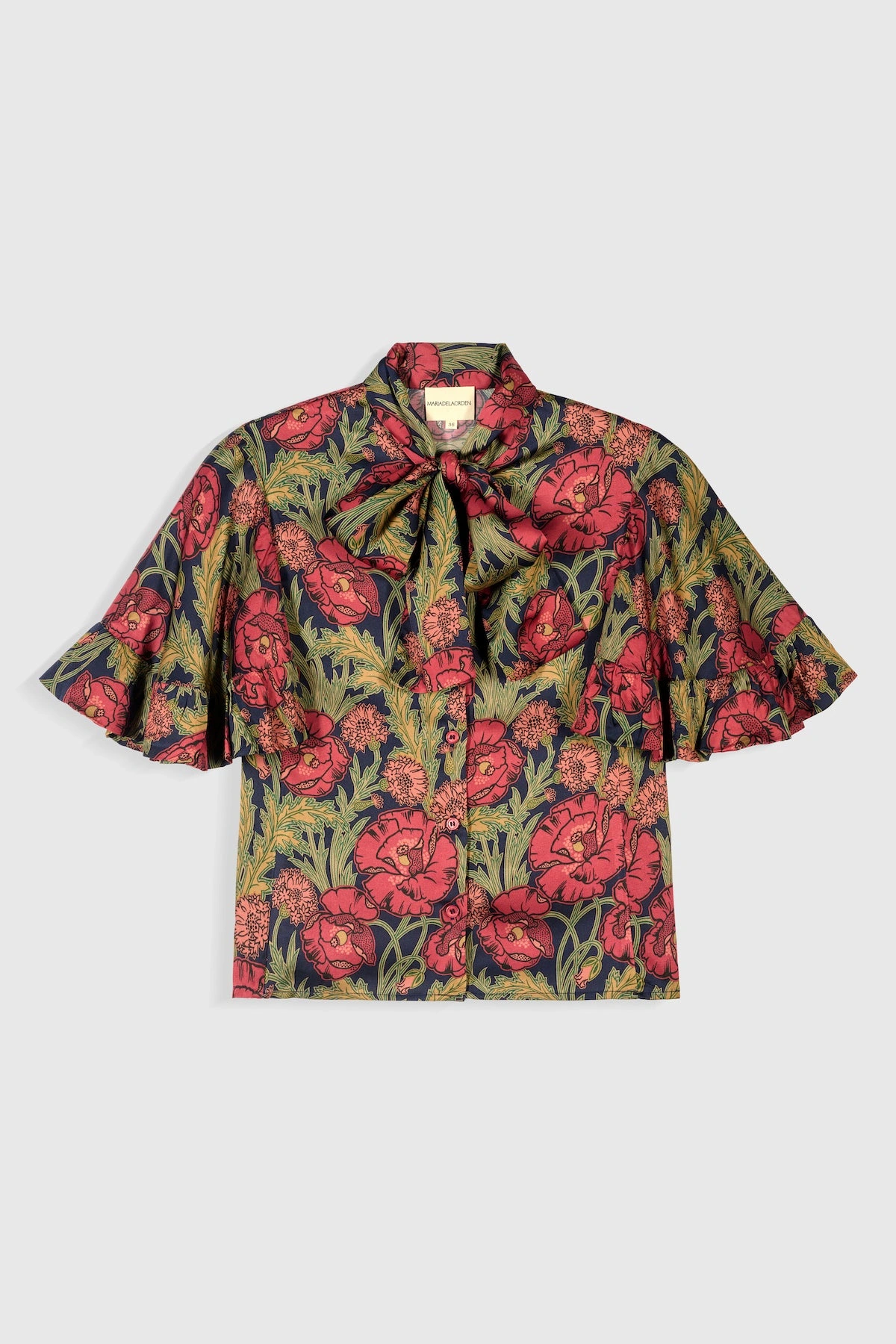 Camisa Balzac: Elegancia parisina en tu armario, un clásico atemporal con un toque moderno.